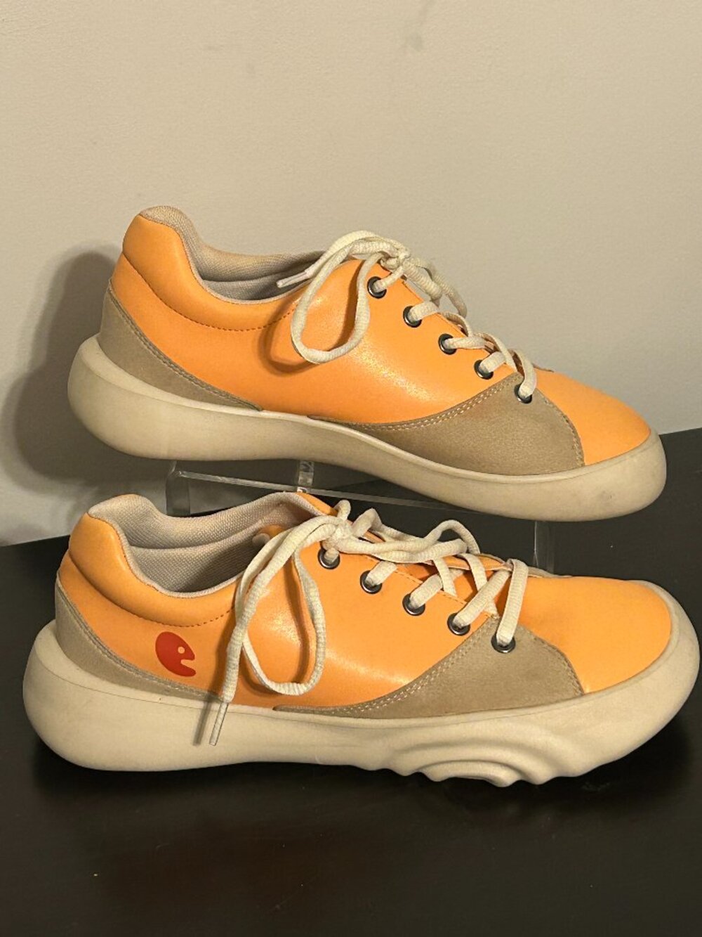 UIN Denia I Series Sz 9 Mock Orange Colorway Casual Walking Sneakers Shoes